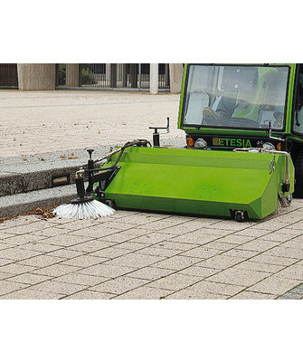 Etesia H124 avoharja