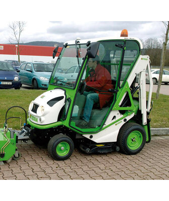 Etesia H100D ohjaamo